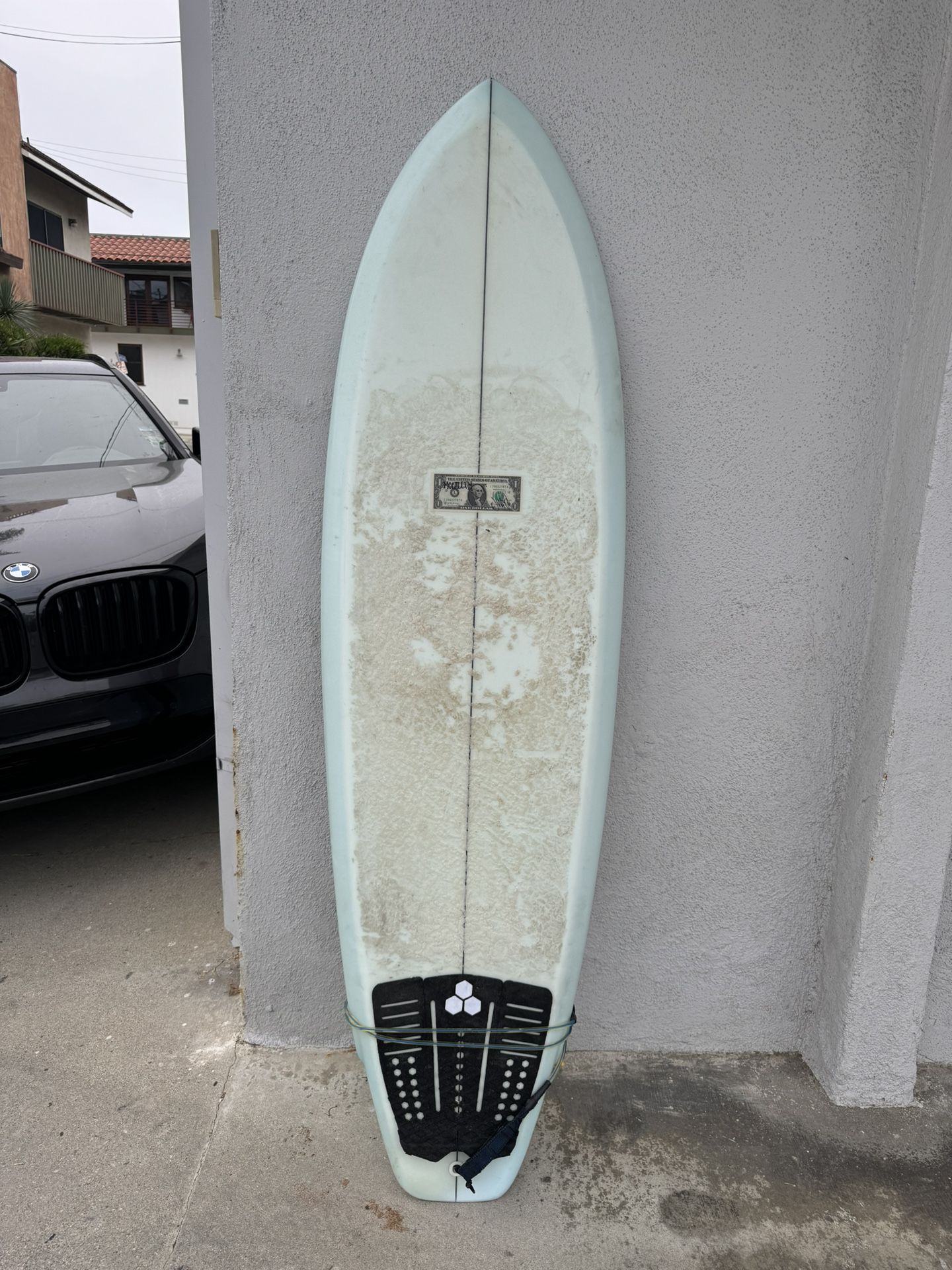 Sea Dog Surfboard 6'0/