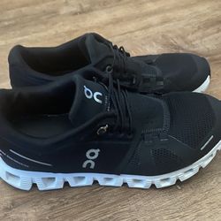 On Cloud 5 Women’s Shoes.  Size 6.5