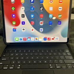 iPad 12.9 M1 5th Gen  Wifi + Cellular 