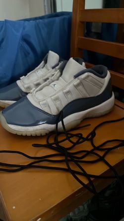 Blue Jordan 11s size 5 in good condition laces included