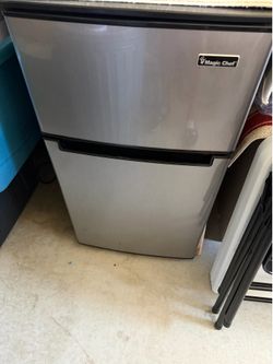 Magic chef mini fridge