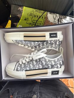 Dior b 23
