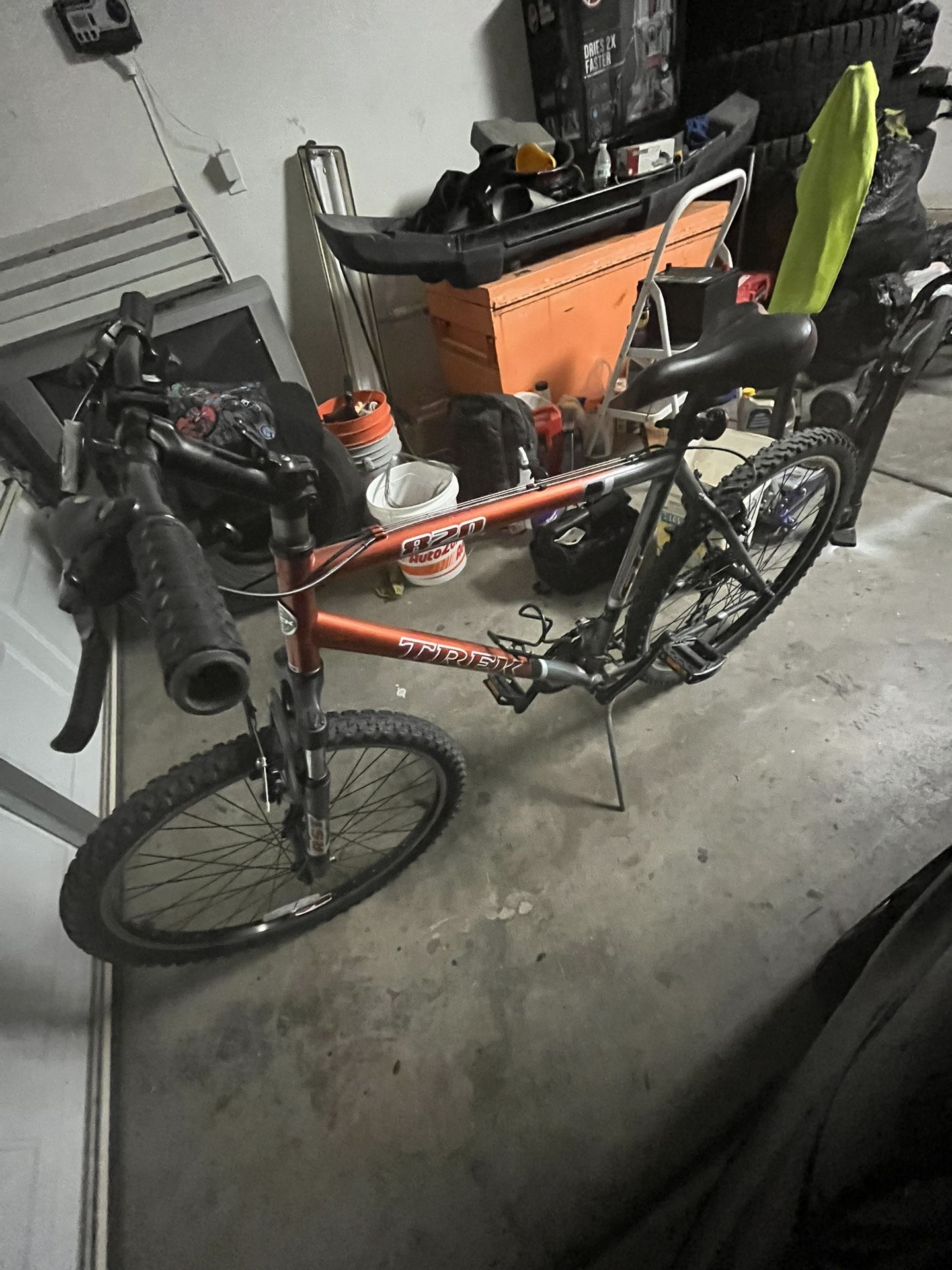 Trek 820