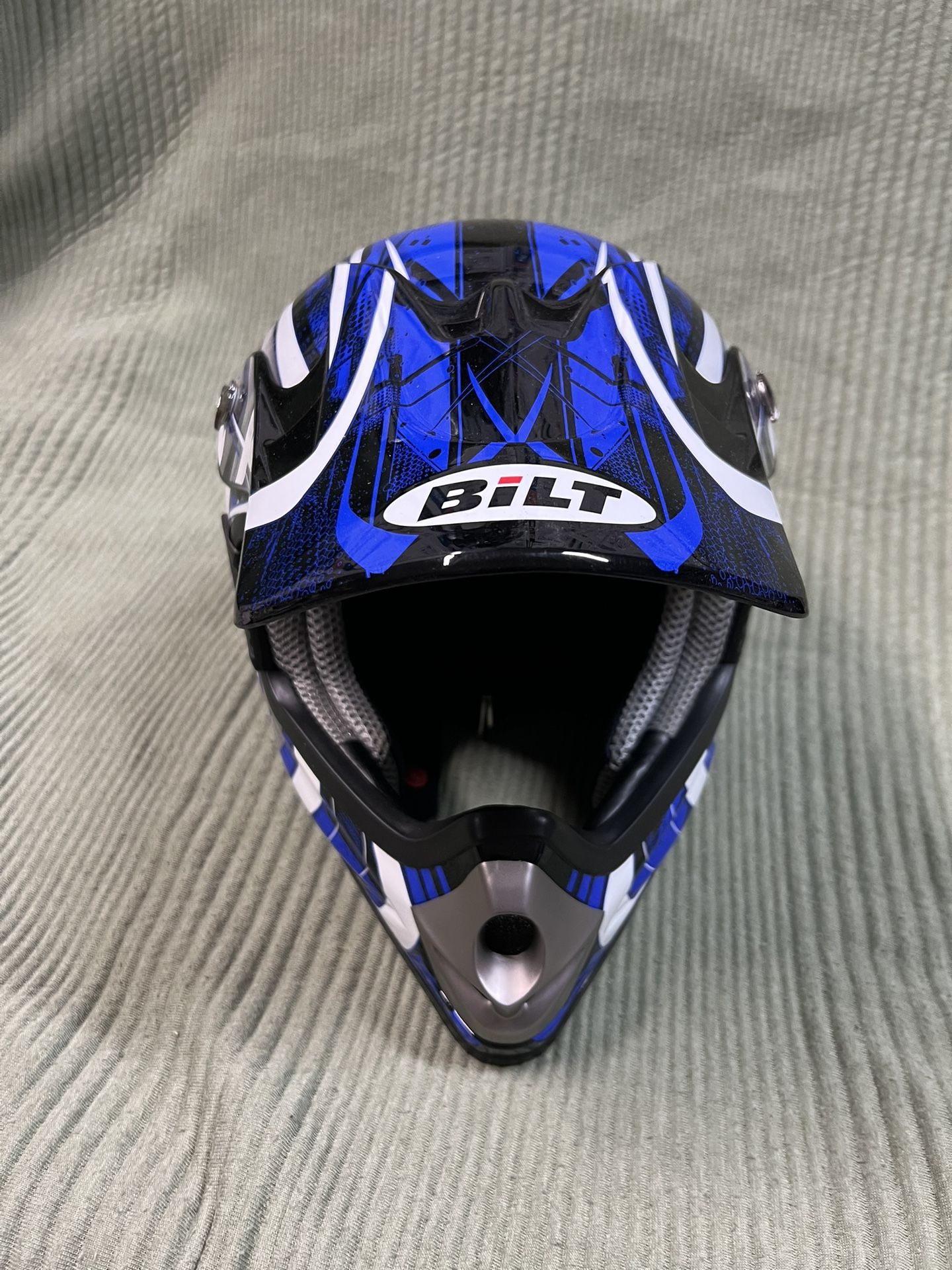 Dirt bike helmet