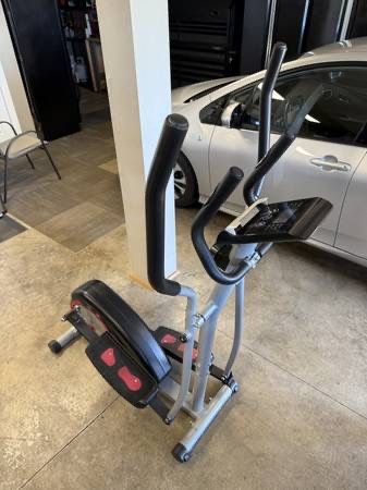 Compact Elliptical Machine