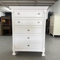 White 5 Drawer Dresser