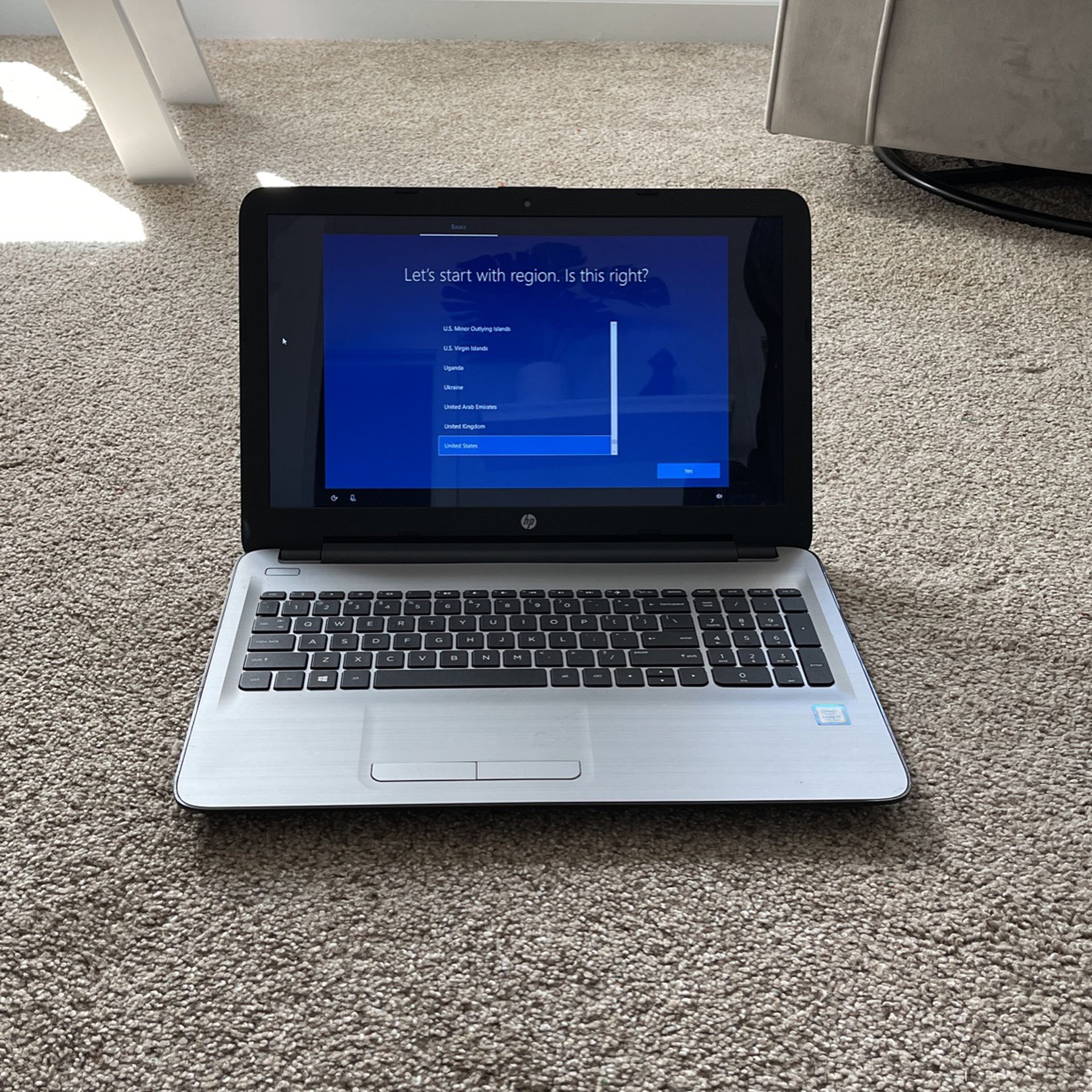 HP Touch Screen Laptop (i7-7500U, 2.7GHz, 8GB RAM, 1TB HDD)