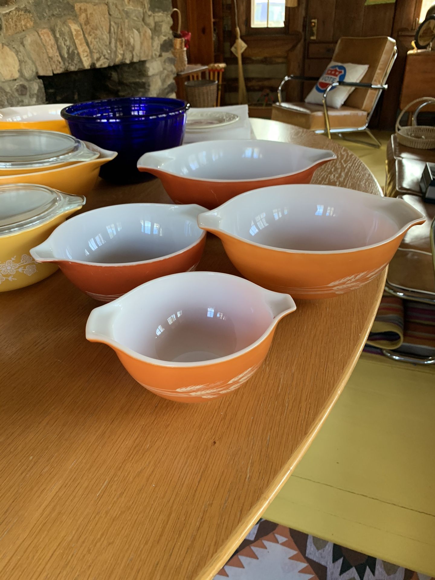 Pyrex bowls and casserole