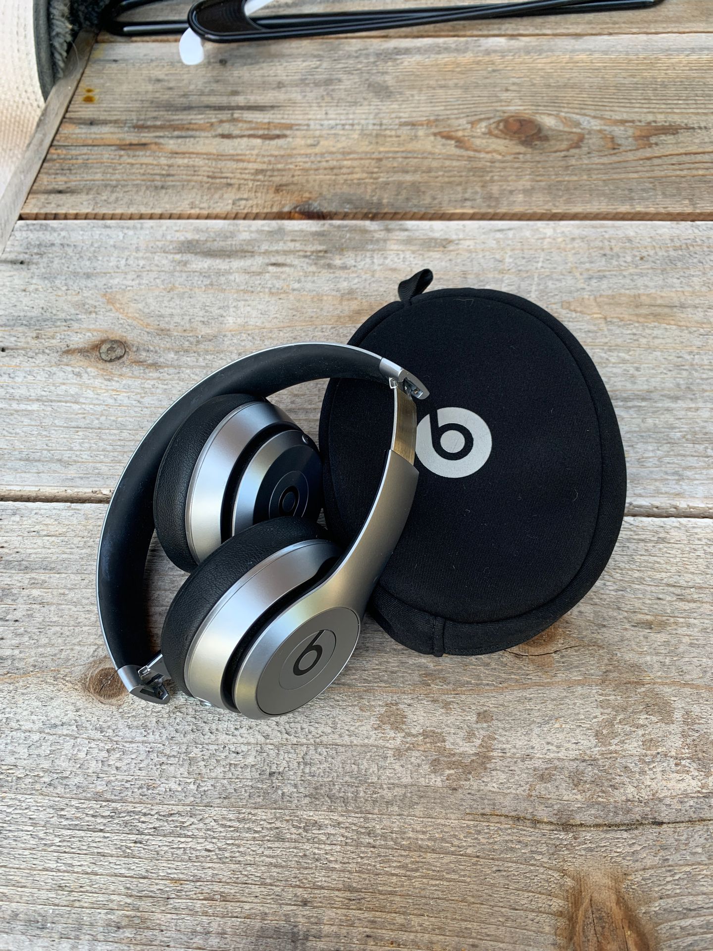 Bluetooth beats headphones