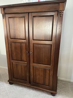 Solid Wood TV Cabinet