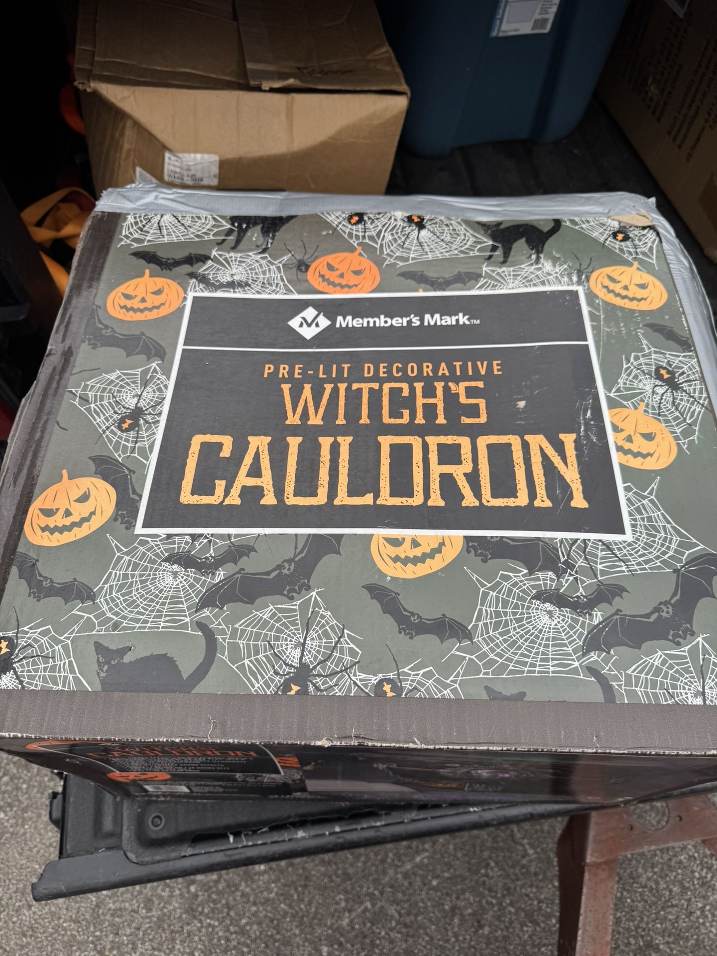 Pre-Lit Decorative HALLOWEEN Witch's Cauldron Lights & Sounds Change