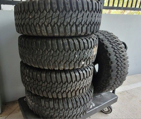 5 Wheels And Tires Terrain 285 70 17 Jeeps Yj Tj With Spacers also speak español $ 750 cash
