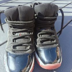 nike
Air Jordan 11 OG 'Bred' 1996 size 7y