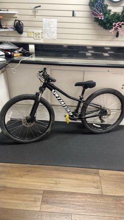 2021 Specialized Rockhopper Mountain Bike