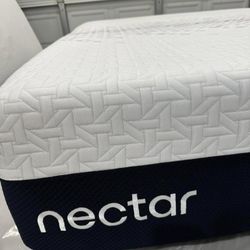 Nectar, Nectar Luxe Memory Foam, Queen, Like New