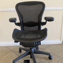 Aeron Chair by Herman Miller - Size B- Fully Adjustable, Graphite
