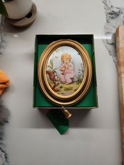 Princess Art Vintage Swiss Child's Wall Hang Music Box Switzerland Schubert Lullaby