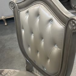 New dining table set on sale