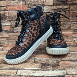 Wonder Nation Hiking Boots