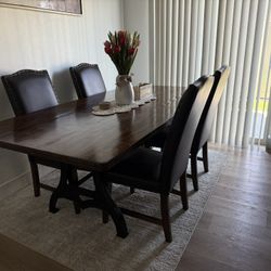 Dining Room Table 