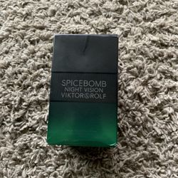 SpiceBomb Night Vision Viktor&Rolf EDT Pour Homme 90% Full