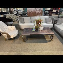 Luxury Coach With Side And Center Tables 