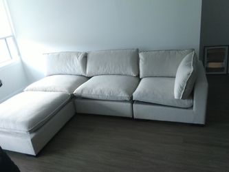 4 Piece  Wide Modular Sectional w. Ottoman