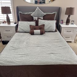 Queen Bed Set and Lamps