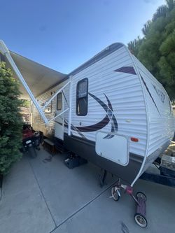 2014 keystone hideout lhs 28ft
