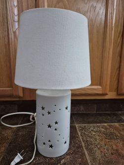 WHITE TABLE LAMP