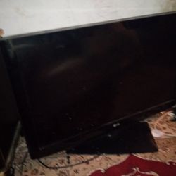 LG 32 Inch TV