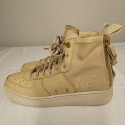 Nike Shoes Size 5.5Y