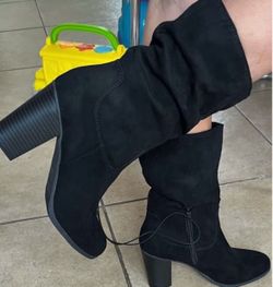 New 7 and 7.5 Black Suede Knee-High Heeled Boots. ONLY $20 FIRM//
