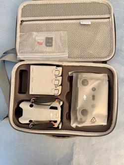 DJI Mini 4 Pro Fly More Combo