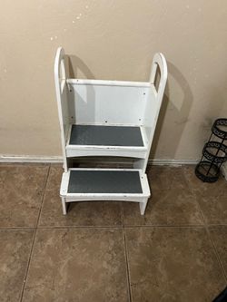 Kids stepping stool
