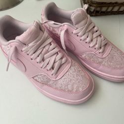 pink nike lace shoes 
