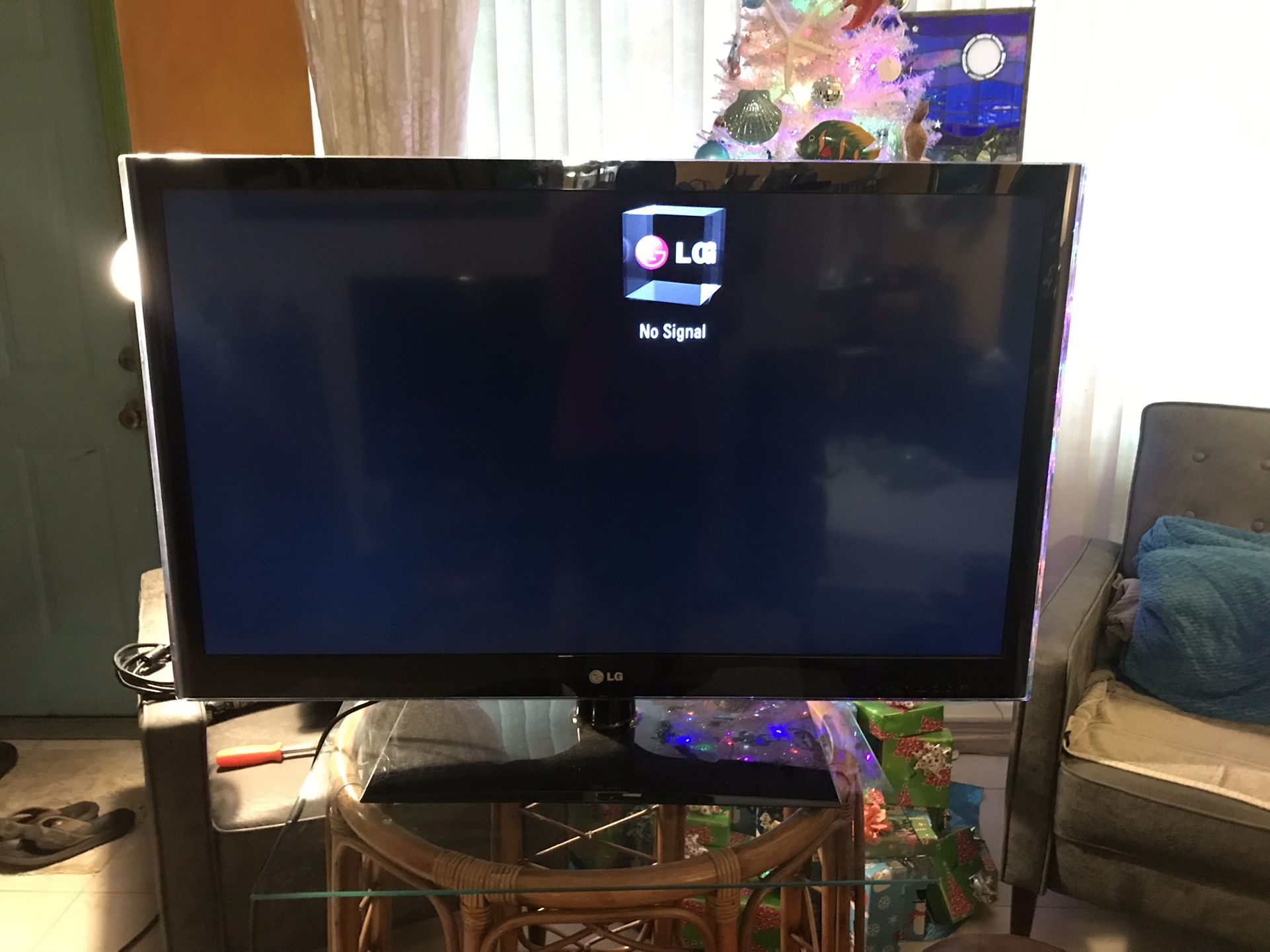LG 42” LCD TV model 42lv5500