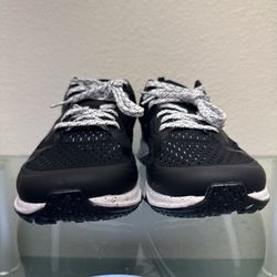 Size 9 women Columbia Vitesse lightweight multipurpose sport shoe