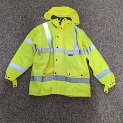 M-SAFE BY MAJESTIC XL HI-VISIBILITY WATERPROOF PARKA WITH QUILTED LINING WITH REMOVABLE SLEEVES 

