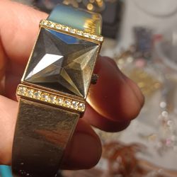 Vintage Gold Tone Peekaboo Watch  Bracelet 