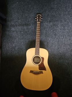 Taylor big baby acoustic electric guitar with Taylor original gigbag