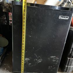 Mini Magic Chef Fridge