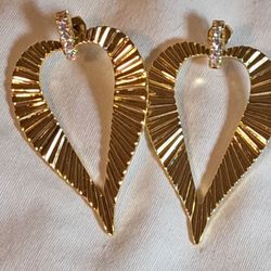 Beautiful Honeymoon, Heart Gold Tone Earrings