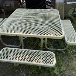 Picnic Tables 