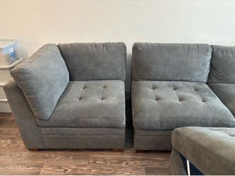 Near perfect condition, Thomasville sectional