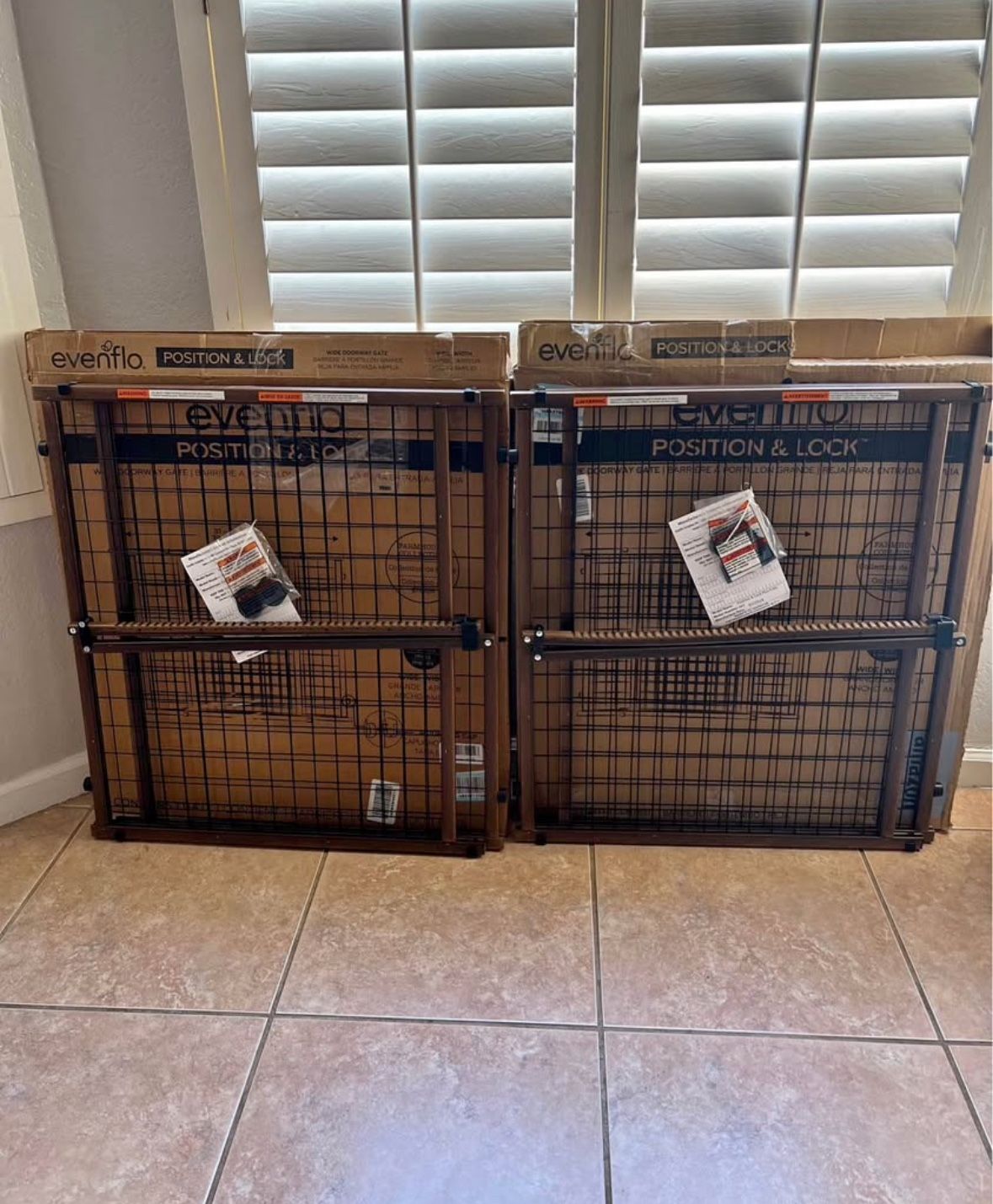 Tall & Wide Pet Gate / Baby Gate - Fits Openings 31” - 50”