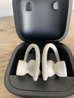 AirPods pro authentic bets good sounds clear $150 no box excellent condition