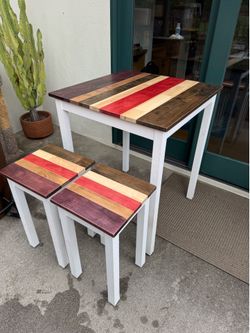 Square wood table with 2 stools