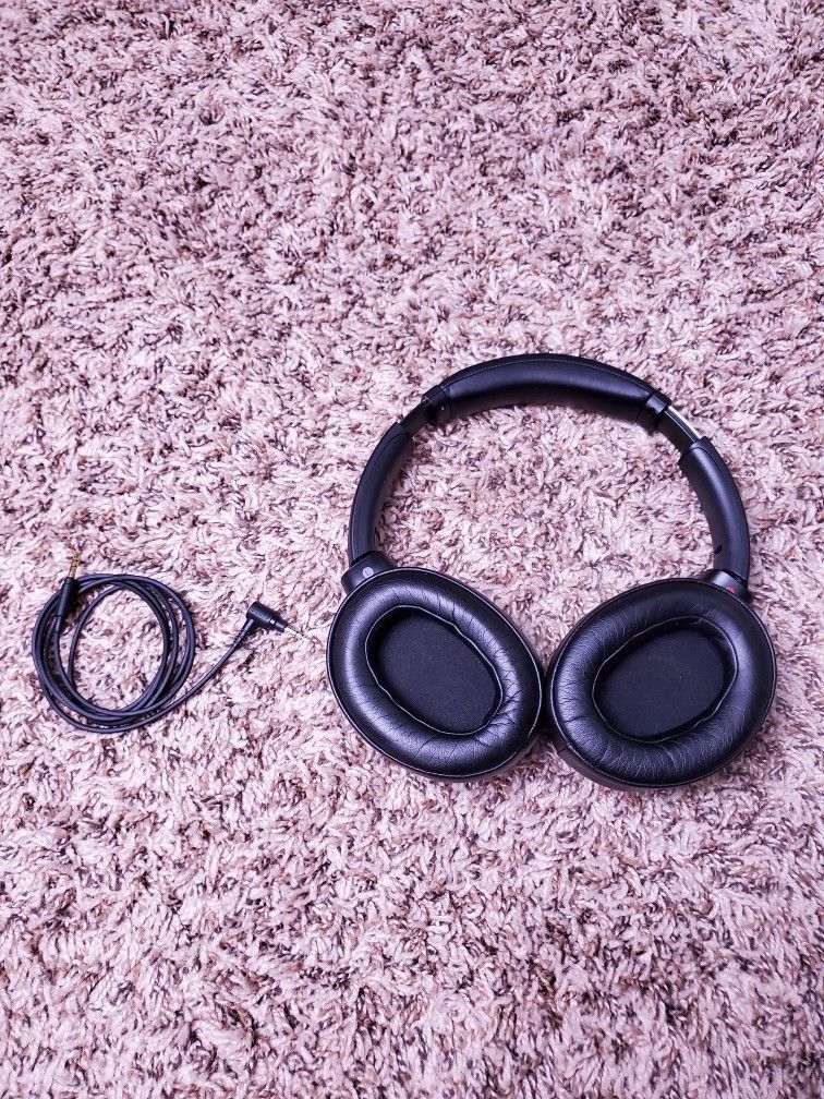 Sony Wireless Noise Canceling Bass Headphones