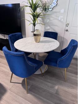 Modern Dining Set – 4 Chairs Included ✨